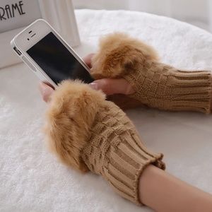 Fingerless fur mittens